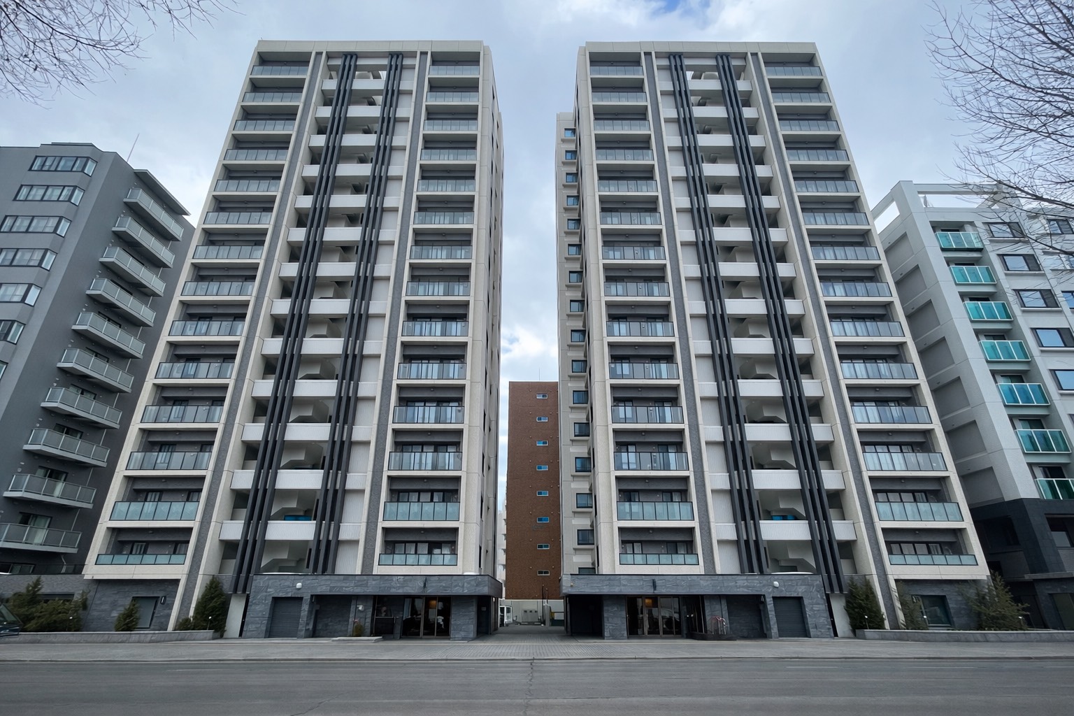 96.プレシス知事公館前