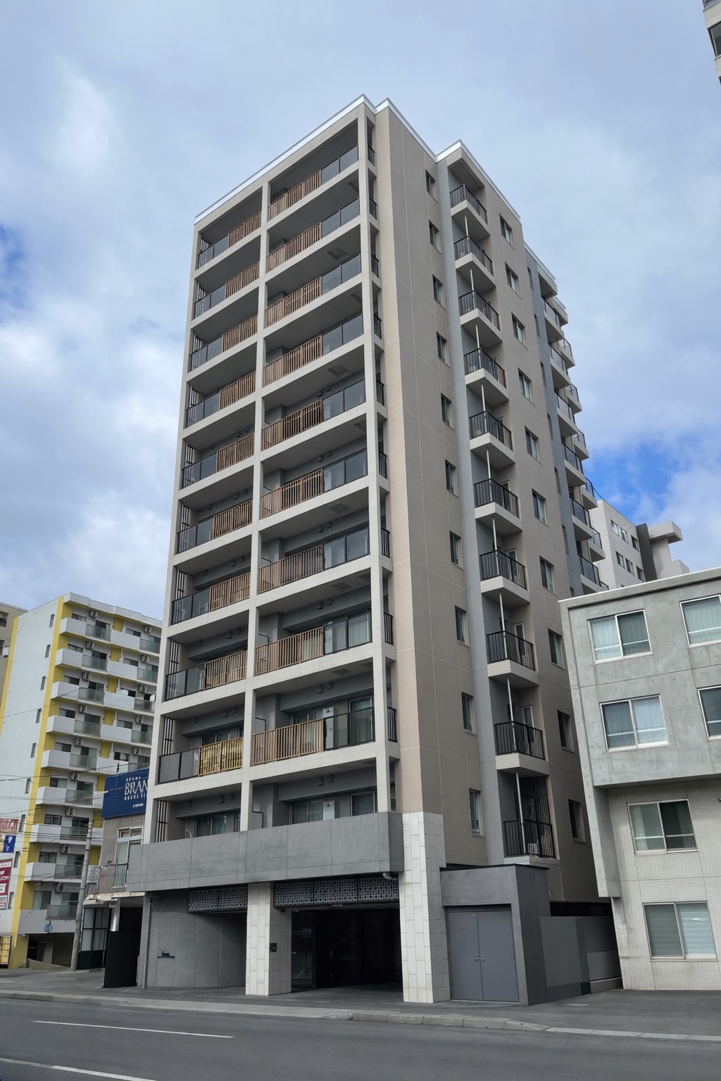 82.ネベル円山公園表参道