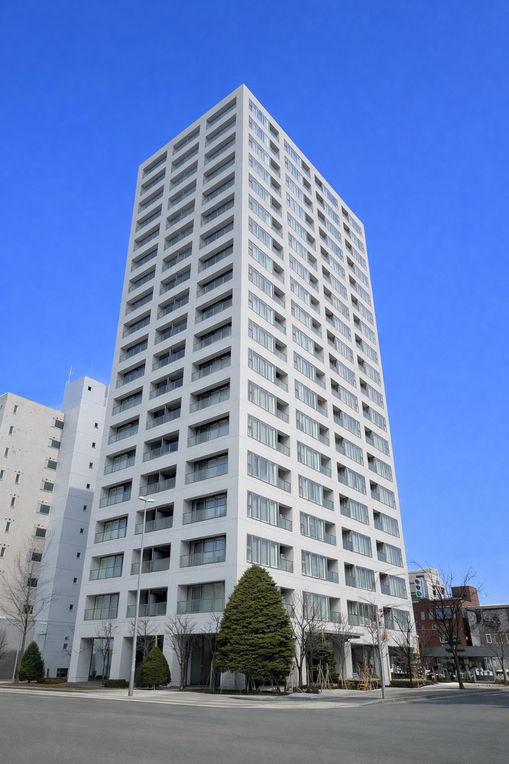 ブリリアタワー近代美術館前